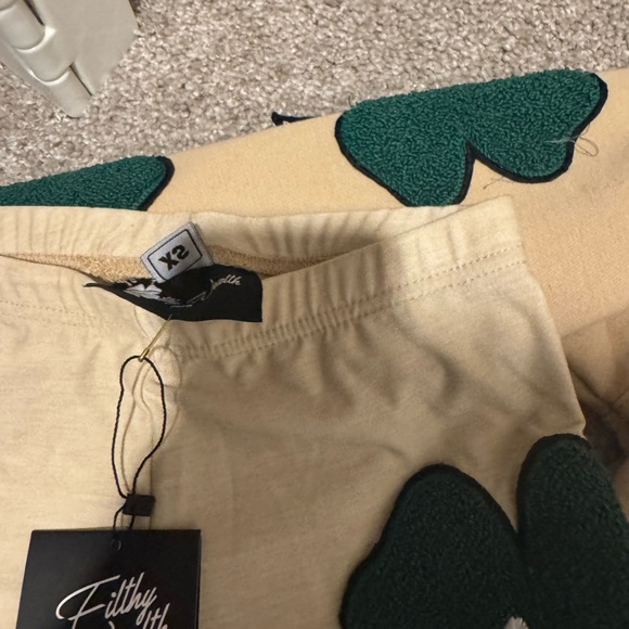 Filthy Wealth Set - Picture 3 of 4